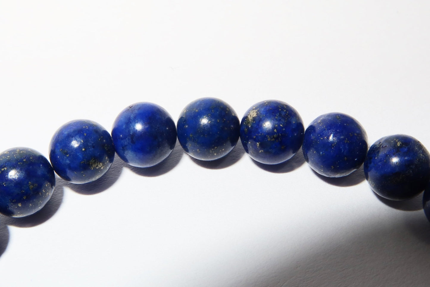 Elegantes Lapis Lazuli und Roter Achat Armband für Damen - stilvoll & kraftvoll - YuCharm