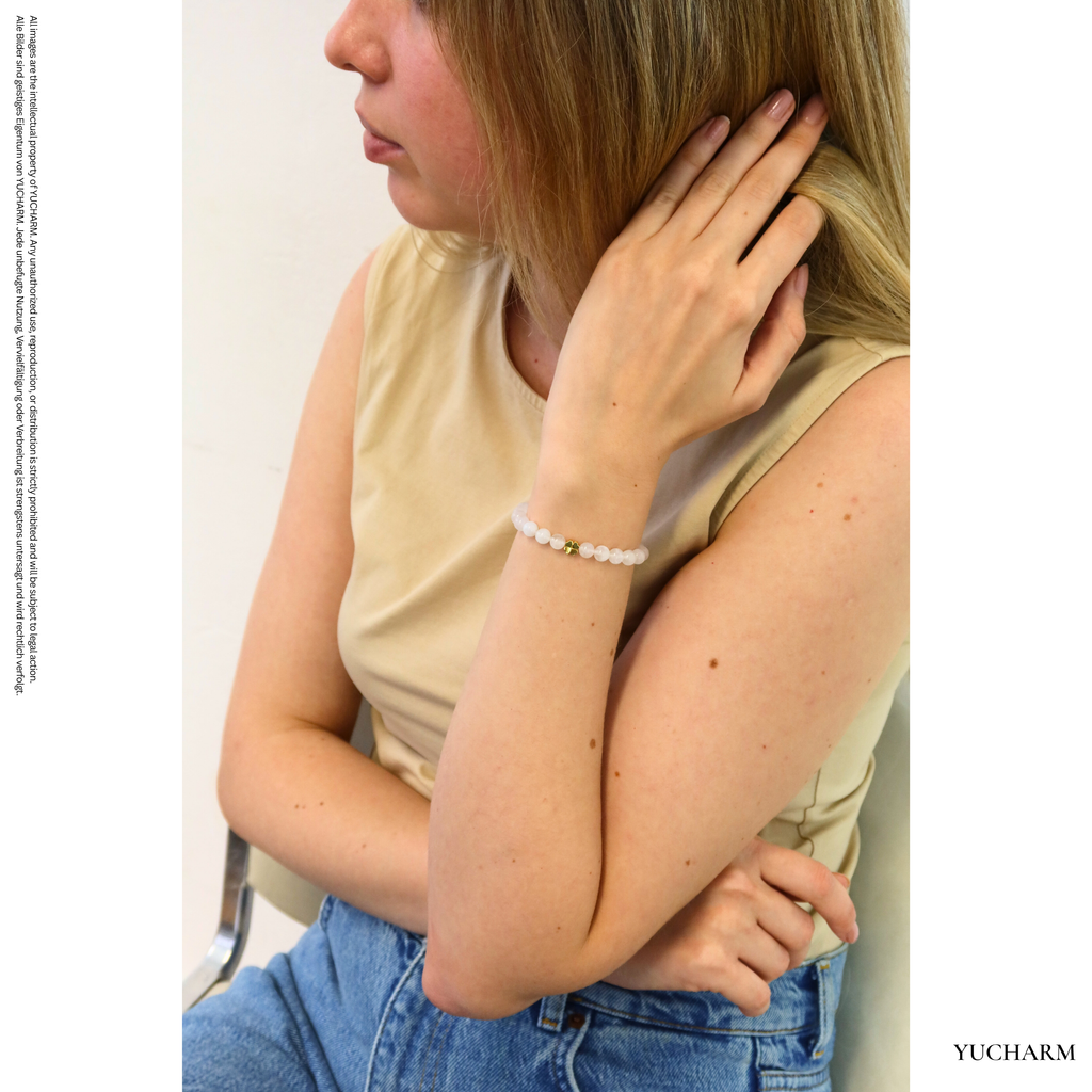 Moonstone bracelet with 24K gold-plated silver cloverleaf
