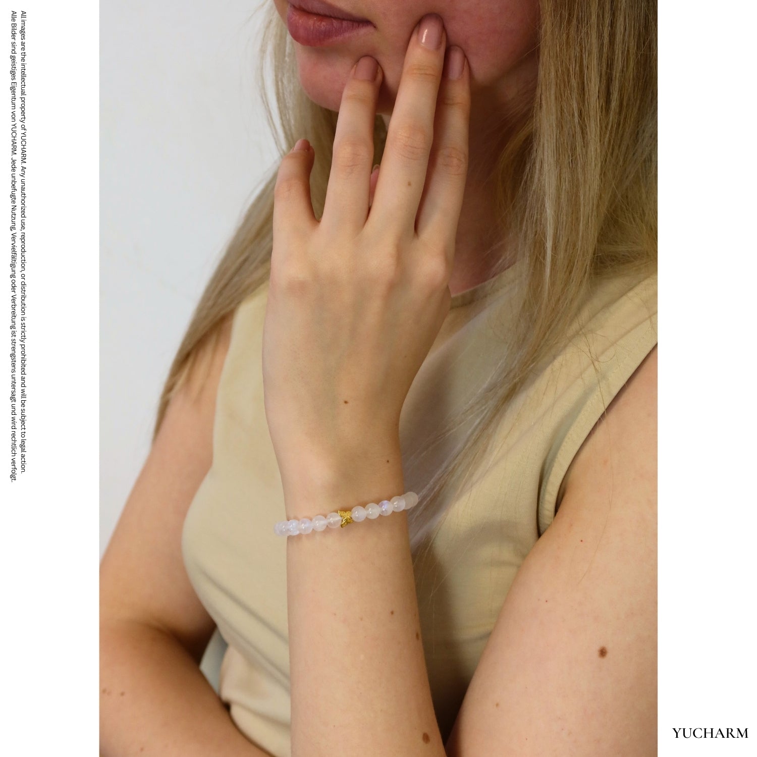Weißer Mondstein und 24K Vergoldetes Silber-Schmetterling Armband