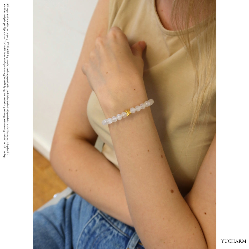Weißer Mondstein und 24K Vergoldetes Silber-Schmetterling Armband