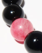 Elegantes Rhodonit und Schwarzer Achat Armband für Damen - stilvoll & kraftvoll - YuCharm