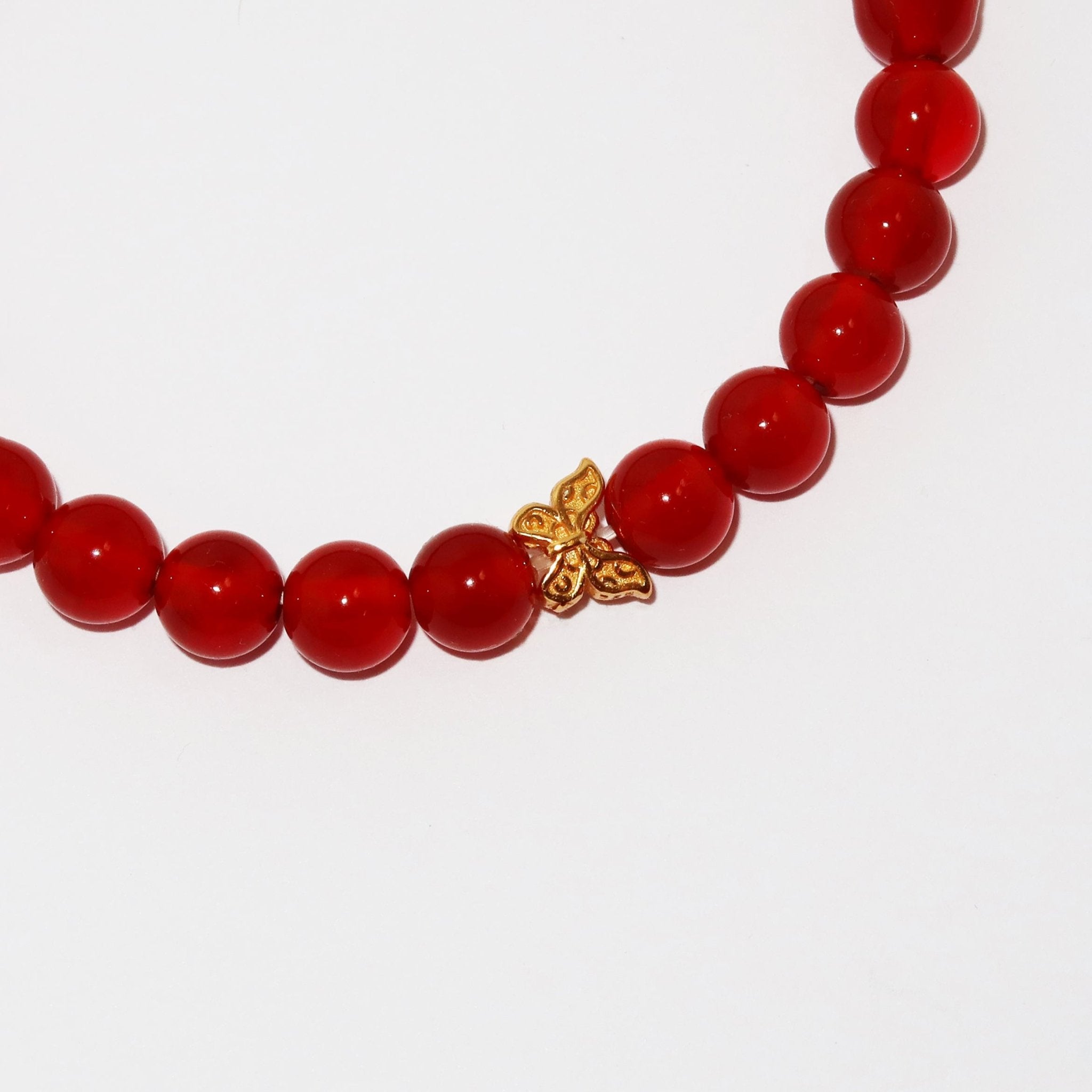 Elegantes Roter Achat und 24K Vergoldeter Silber - Schmetterling Armband für Damen - stilvoll & kraftvoll - YuCharm