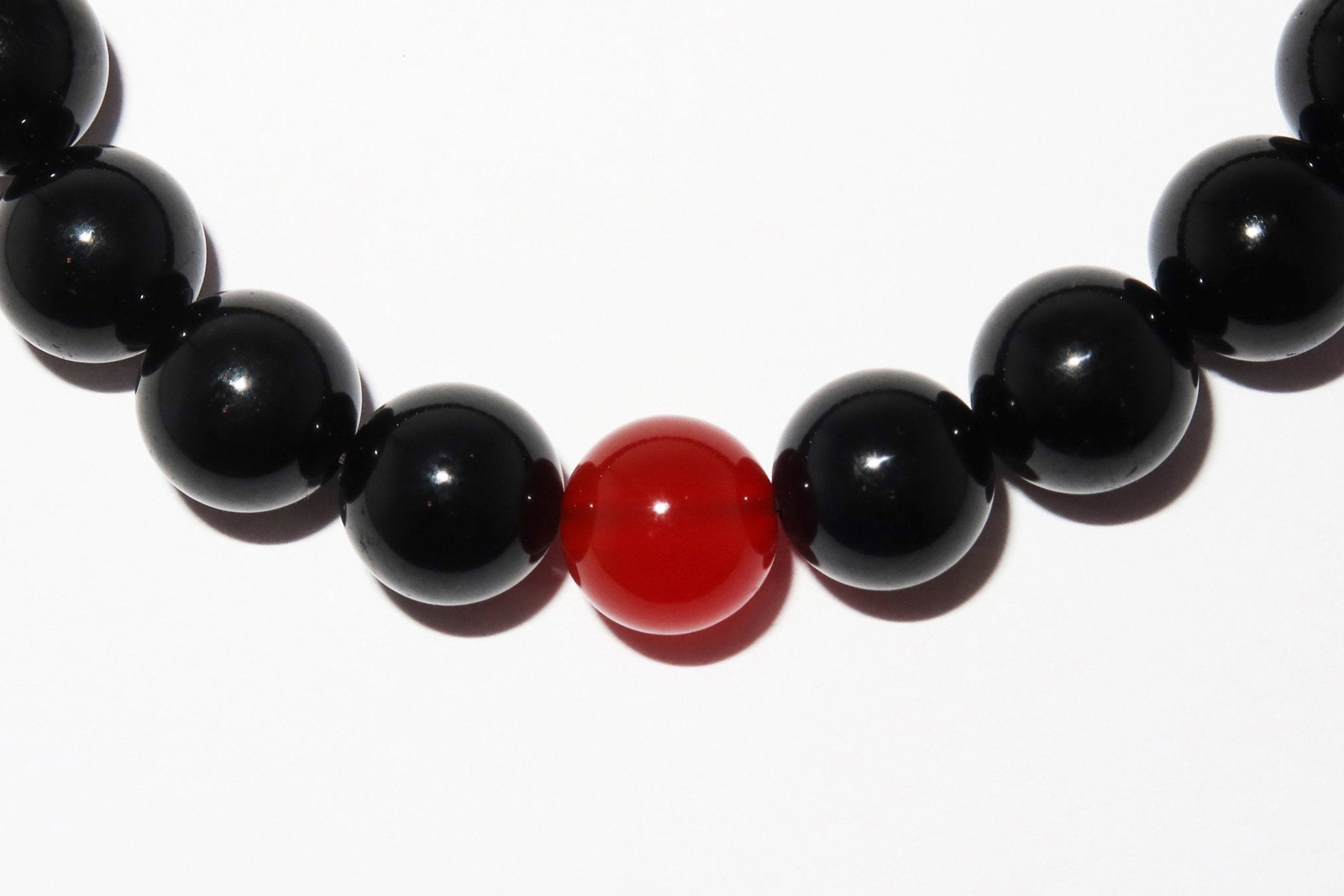 Elegantes Roter Achat und Schwarzer Turmalin Armband für Damen - stilvoll & kraftvoll - YuCharm