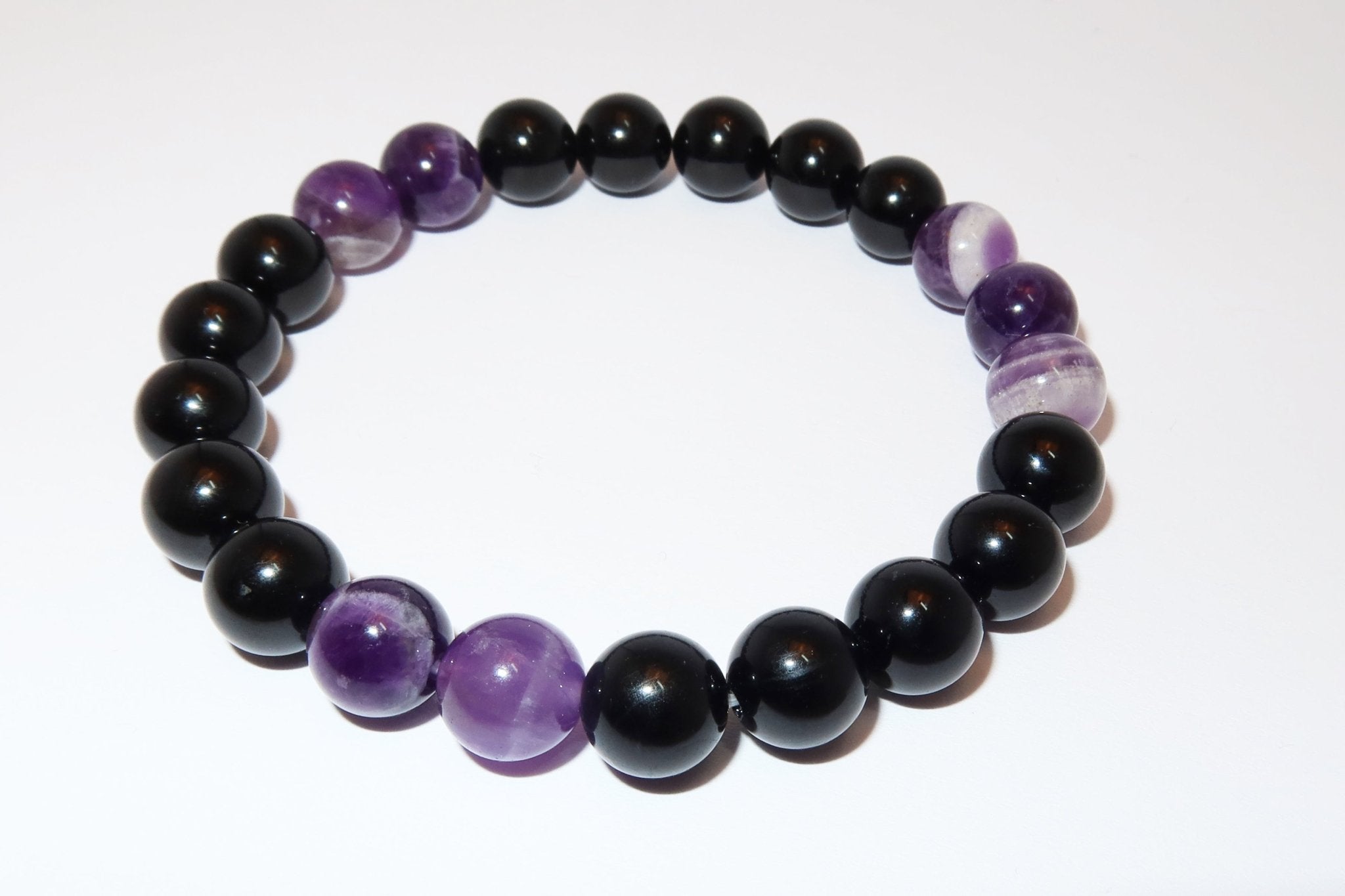 Elegantes Schwarzer Turmalin und Amethyst Armband für Damen - stilvoll & kraftvoll - YuCharm