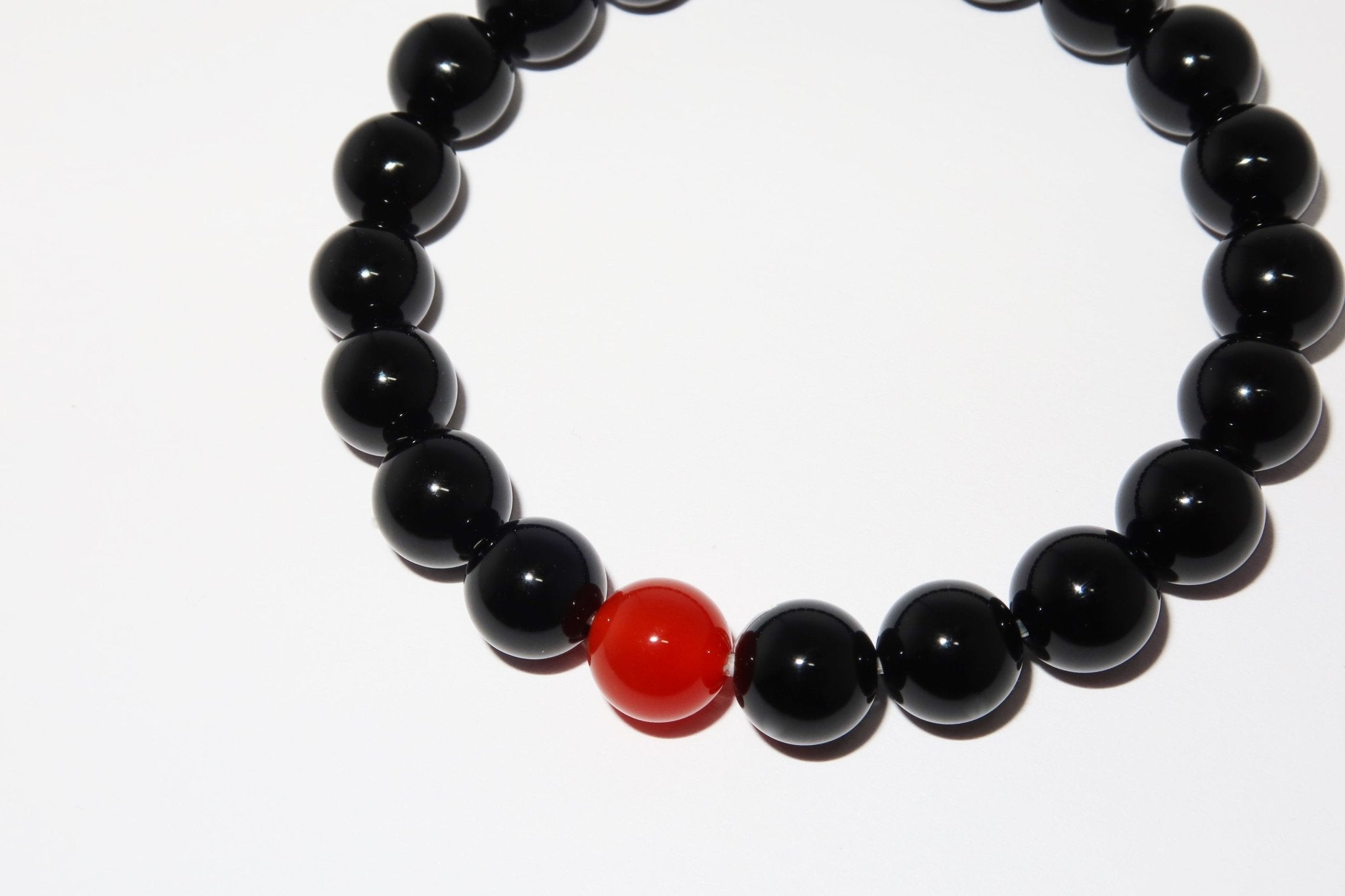 Elegantes Schwarzer Turmalin und Roter Achat Armband für Damen - stilvoll & kraftvoll - YuCharm