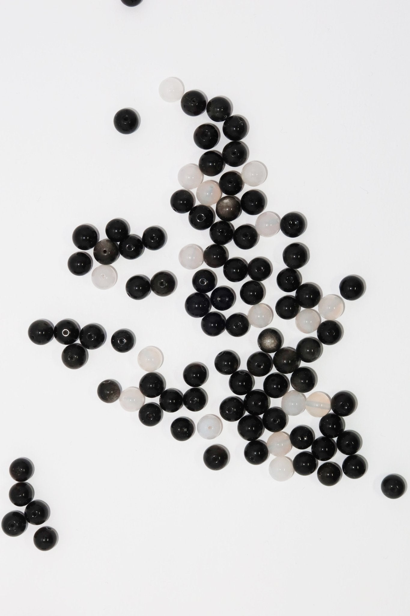 Elegantes Silberobsidian und Weißer Achat Armband für Damen - stilvoll & kraftvoll - YuCharm