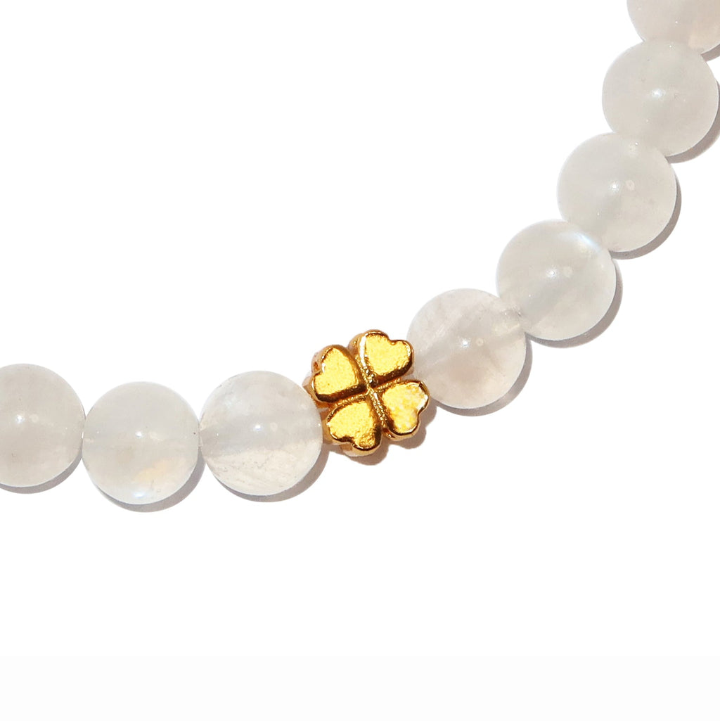 Elegantes Weißer Mondstein und 24K Vergoldeter Silber - Schmetterling Armband für Damen - stilvoll & kraftvoll - YuCharm